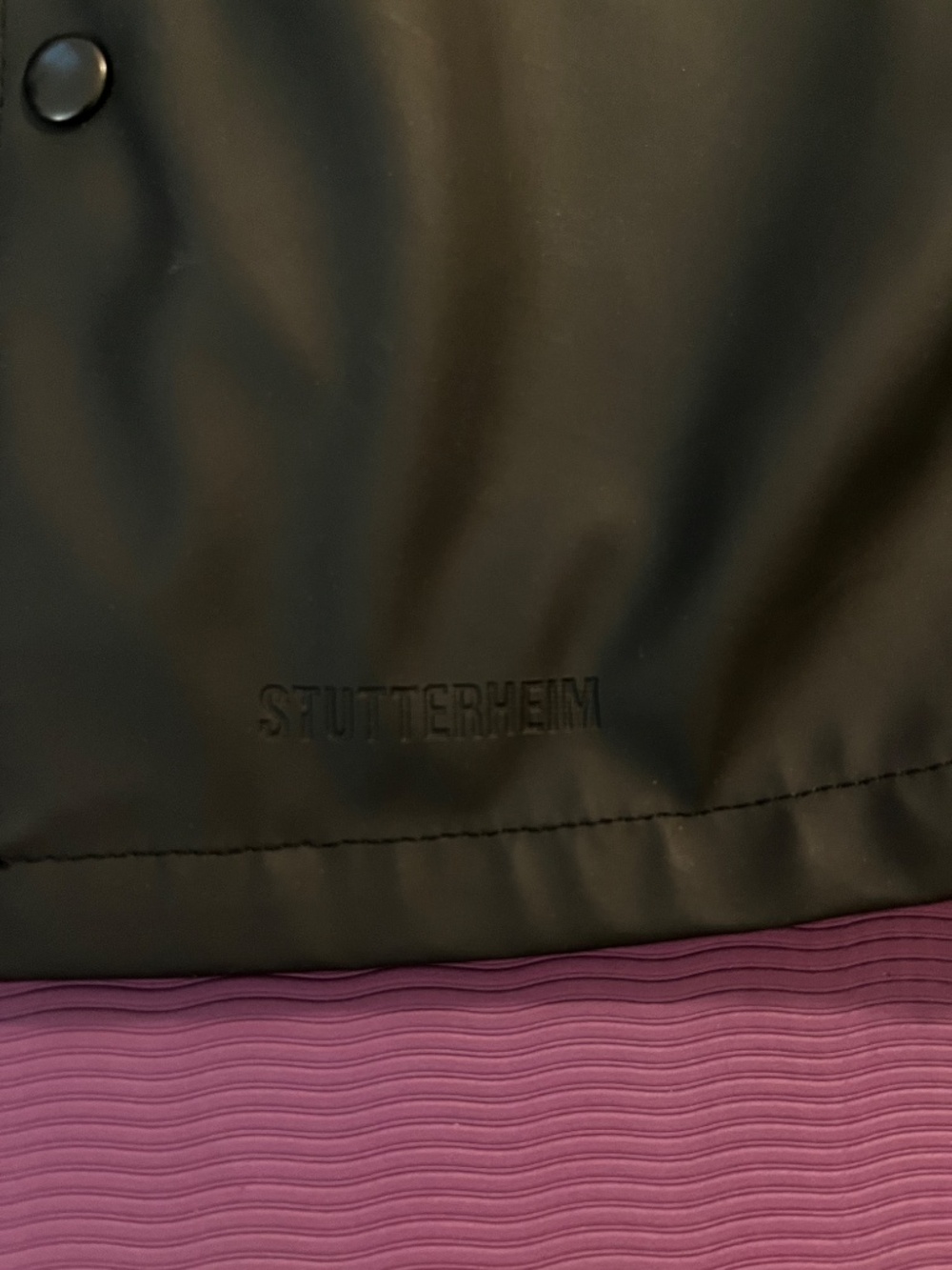Stutterheim Men's Heavyweight Rain Coat - Picture 6 of 8